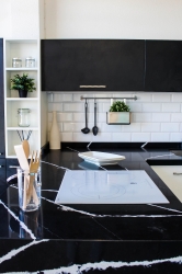 mueble-cocina-negro-blanco-detalle.jpg